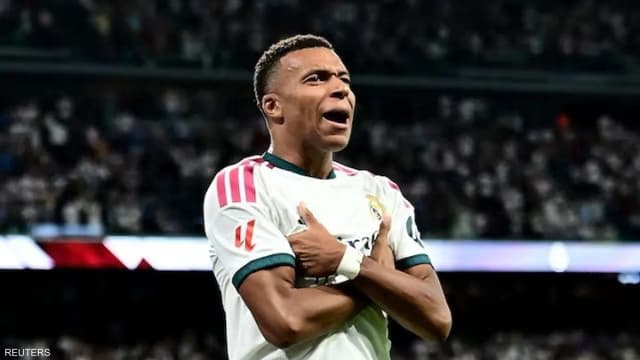 مبابي يسخر من رواية خلافه مع ريال مدريد وزيدان
