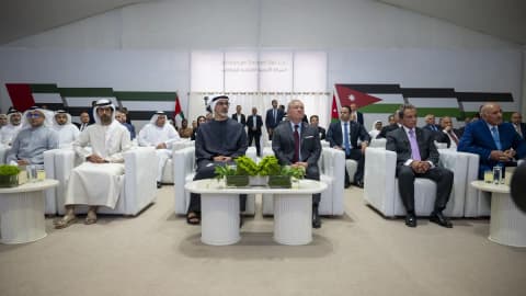 ملك الأردن وولي عهد أبوظبي يشهدان تدشين مشروع قطار العقبة