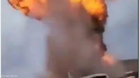 بعد دعوة لإخلاء محطة نفط.. غارات جوية على صنعاء