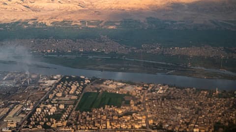 مصر.. ضبط 56 قطعة سلاح آلي داخل قطار متجه إلى القاهرة