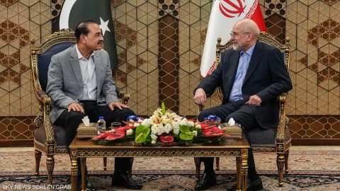 قائد جيش باكستان إلى طهران.. مساع لإحياء المسار الدبلوماسي
