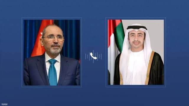 عبدالله بن زايد يجري اتصالا مع نائب رئيس الوزراء الأردني