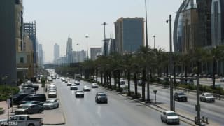 سماع دوي انفجارين في الرياض.. والسعودية تسقط صاروخا ومسيّرة
