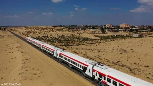 مصر.. بدء تركيب قضبان قطار العريش–طابا بسيناء
