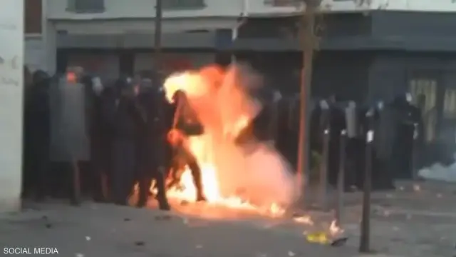 فيديو.. استهداف قوات الأمن بعبوات حارقة في باريس