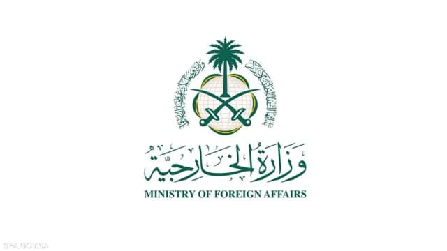 السعودية: زيارة وزير الدفاع لطهران تهدف لخفض التصعيد