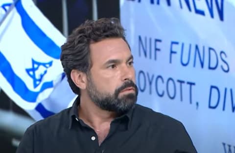 איש השמאל לא מצטרף לחגיגה של המחנה: "זה בלתי אפשרי"
