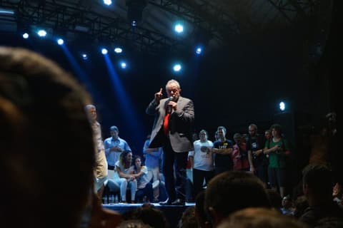 ברזיל הולכת לסיבוב שני: בולסונרו הפתיע והקדים את לולה