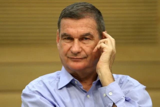 חיים רמון מעריך: זה מה שהוא יעשה אם הוא לא ישיג 61 מנדטים
