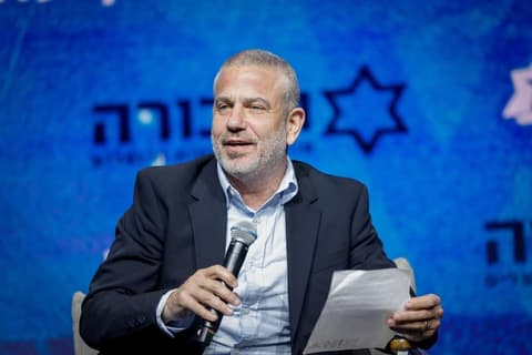 הסערה מחריפה: השר הבכיר מהליכוד יוצא נגד ינון מגל