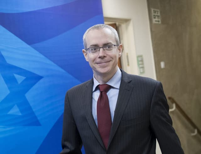 רן ברץ בטוח: "הוא לא ימין"
