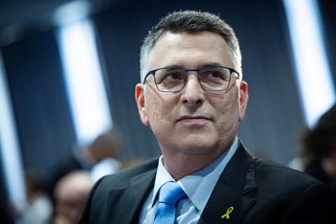 גדעון סער מכה על חטא: "טעיתי, אני מצטער על זה"