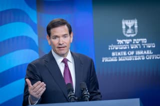 בצל המתיחות מול איראן: רוביו שוחח עם ראש ממשלת קטאר