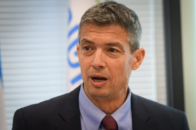 יועז הנדל מצהיר: "לא אשב איתו בממשלה"