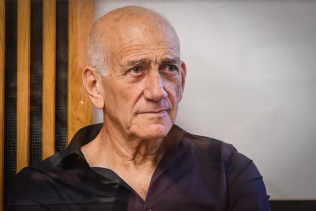 אהוד אולמרט שובר שתיקה: "לא ישנתי בלילה מפחד"