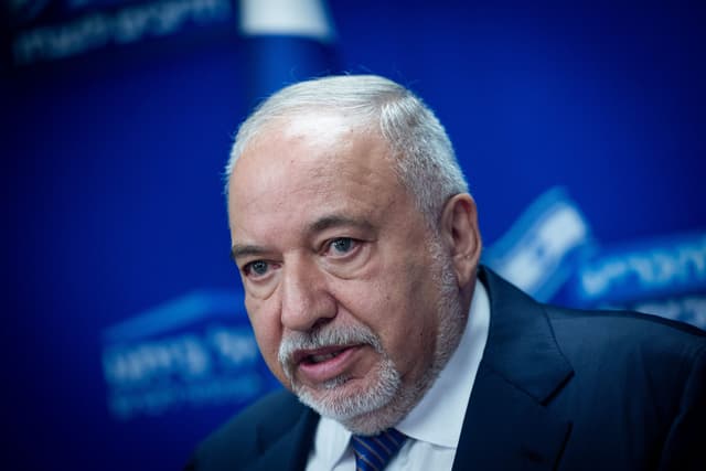 מכה לנתניהו: איש הליכוד הוותיק מצטרף לליברמן