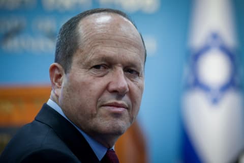 יום הולדת שמח: עשרה דברים שלא ידעתם על ניר ברקת