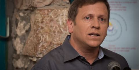 חגי לובר חושף למי יצביע בבחירות: “הוא היחיד”