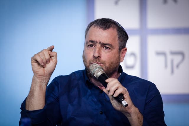 שמעון ריקלין מעריך: "הוא הולך לנצח"