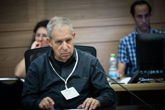 גיורא איילנד חושף: בחרתי בו בעבר ואצביע לו גם הפעם