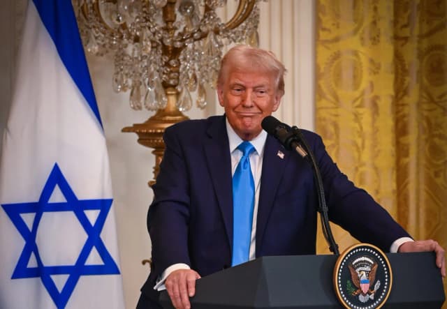 טראמפ טוען: "העניין הזה עם איראן יסתיים בקרוב מאד"