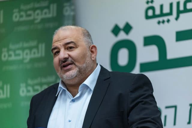 מכה למנסור עבאס: ועדת הבחירות פסלה את רע"מ
