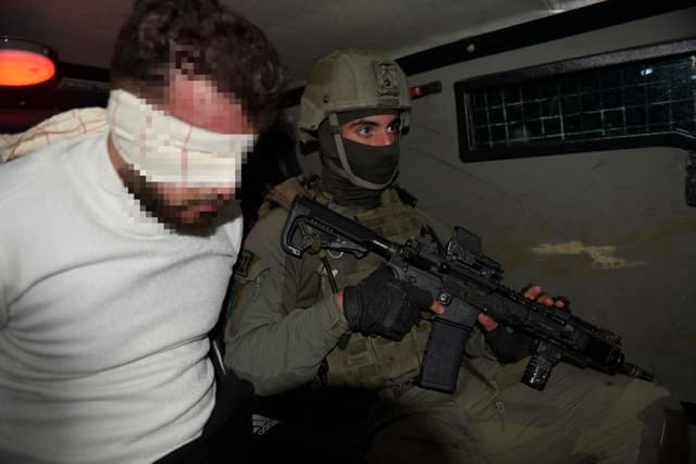 ברגע האחרון: נעצרו מחבלים בדרך לפיגוע מיידי