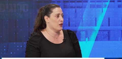 הקוראת בקלפי: למה הסכמי עודפים זה דבר כל כך חשוב?
