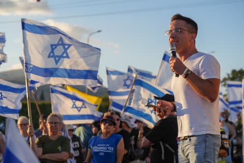 אחד ממנהיגי המחאה במתקפה חריפה: "חיות האדם האלו"