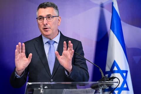 גדעון סער מזהיר: זה יביא לאופוזיציה את המנדט ה-61
