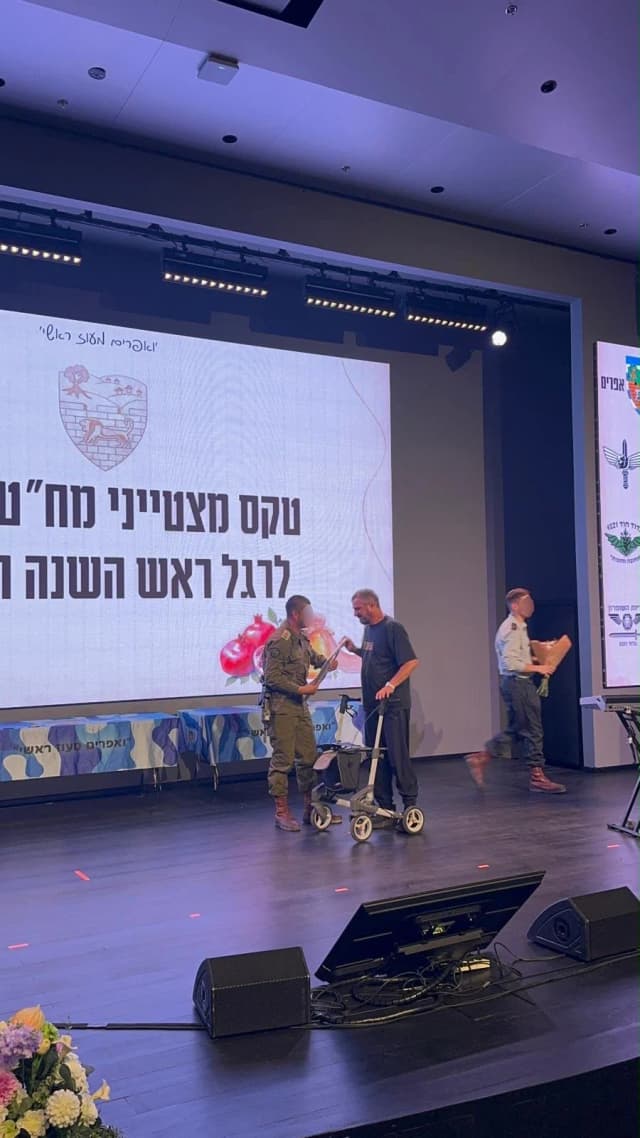 רבש״ץ צור נתן שנפצע בפיגוע קיבל השבוע הצטיינות