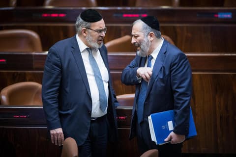 סקר מנדטים: המפלגות החרדיות בנתון חריג; איזנקוט צולל