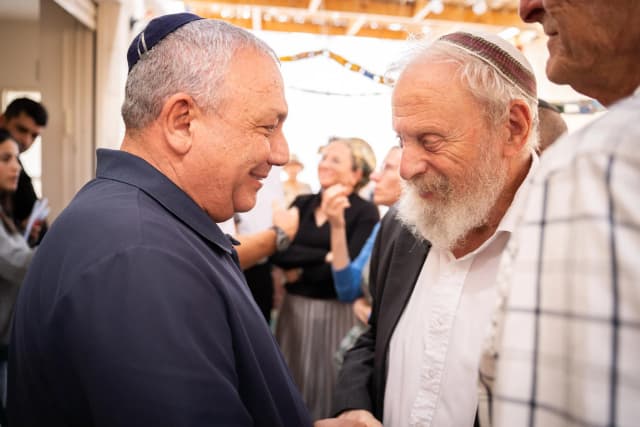 איזנקוט בהצהרה מגוש עציון: "נקרא לצעירים להתיישב ביו"ש"