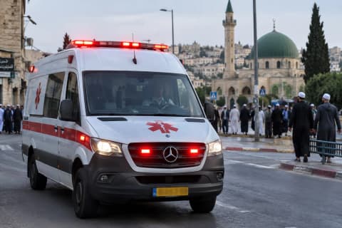 בת 20 מאוסטרליה הגיעה להתנדב ונקלעה לקשר עם נהג אמבולנס מוסלמי