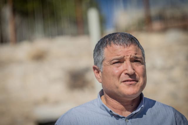 צרפת זקוקה לעזרה? ראש השב"כ נפגש עם בכירי המודיעין בפריז