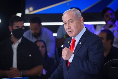 נתניהו מאשר את הביקור החשאי: "רוצה לדעת עם מי הוא נפגש"