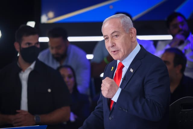 נתניהו מאשר את הביקור החשאי: "רוצה לדעת עם מי הוא נפגש"