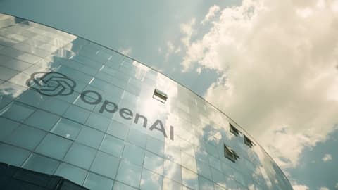 דרמה ב-OpenAI: מהנדס סעודי השתיל מכשיר הקלטה בחדר ישיבות
