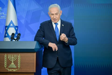לחץ בסביבת נתניהו: "הוא כיבה את הטלפון; אין עם מי לדבר"