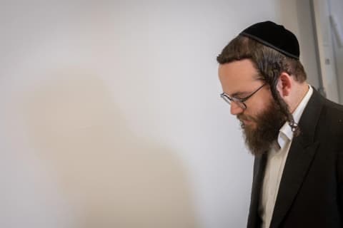 המשחק האמיתי של מוטי לייטנר: למה הוא לא יפרוש בשום מחיר