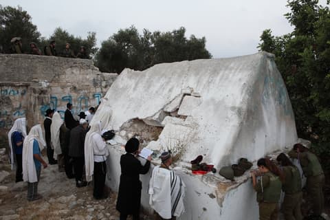 זעזוע בשומרון: קבר אלעזר הכהן הוצת על ידי ערבים
