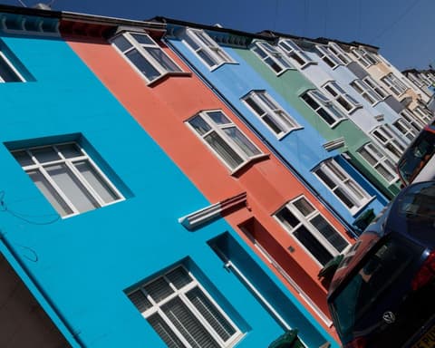 UK house price growth halves amid rising mortgage interest rates