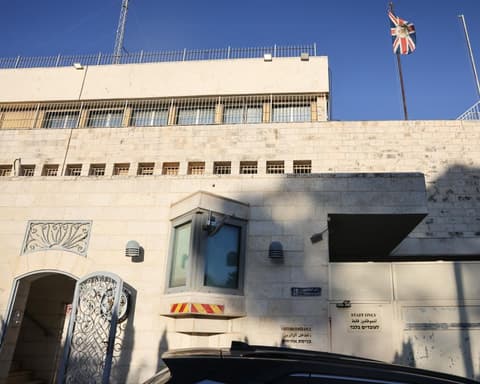 UK threatens to expel Israeli diplomats after closing of East Jerusalem consulate
