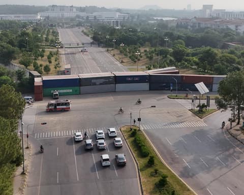 Pakistan locks down Islamabad as Imran Khan’s party vows to march on capital
