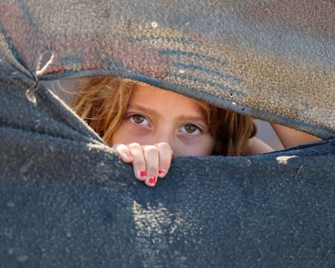 Court quashes block on mothers and children in Gaza joining families in UK