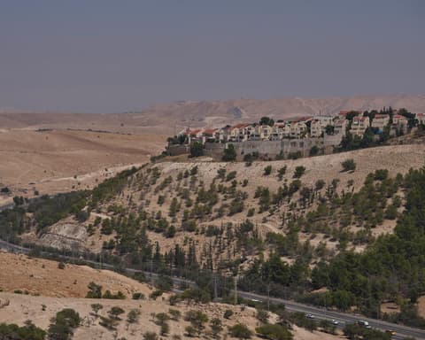 British banks warned not to invest in planned Israeli settlement before UK trade ban begins