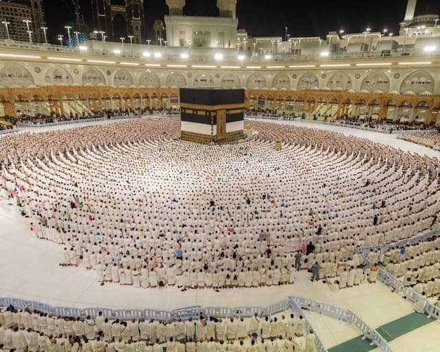 First Thing: Houthis appear to target Mecca as House votes to end Trump’s war on Iran
