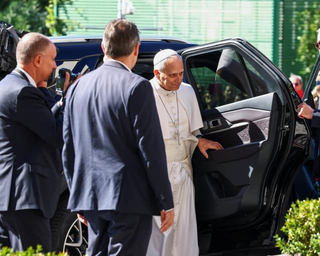 Pope Leo diagnosed with lung cancer as growth removed during surgery