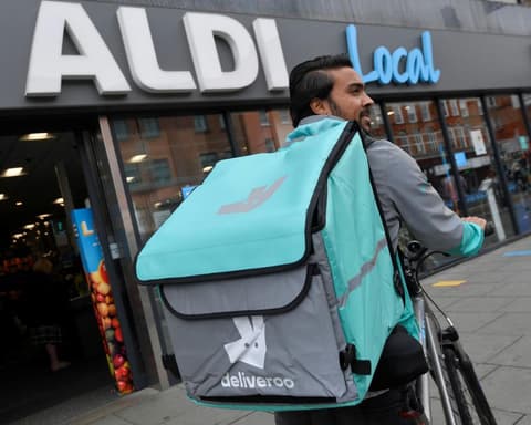 Aldi to invest £900m in UK and open 40 more stores next year