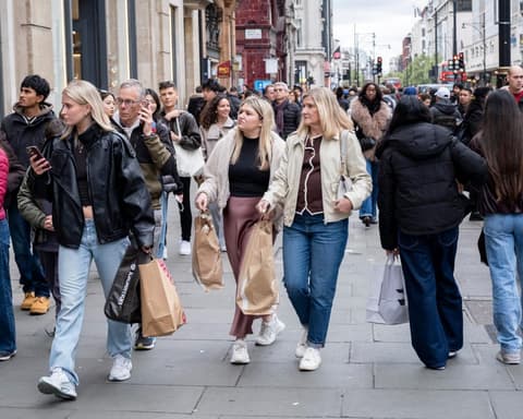 UK pay growth slows to 3.9% before crunch interest rates decision